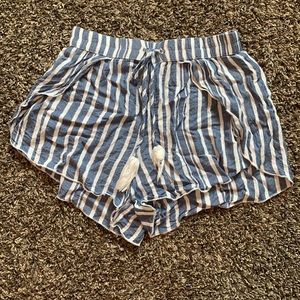 American Eagle loose shorts